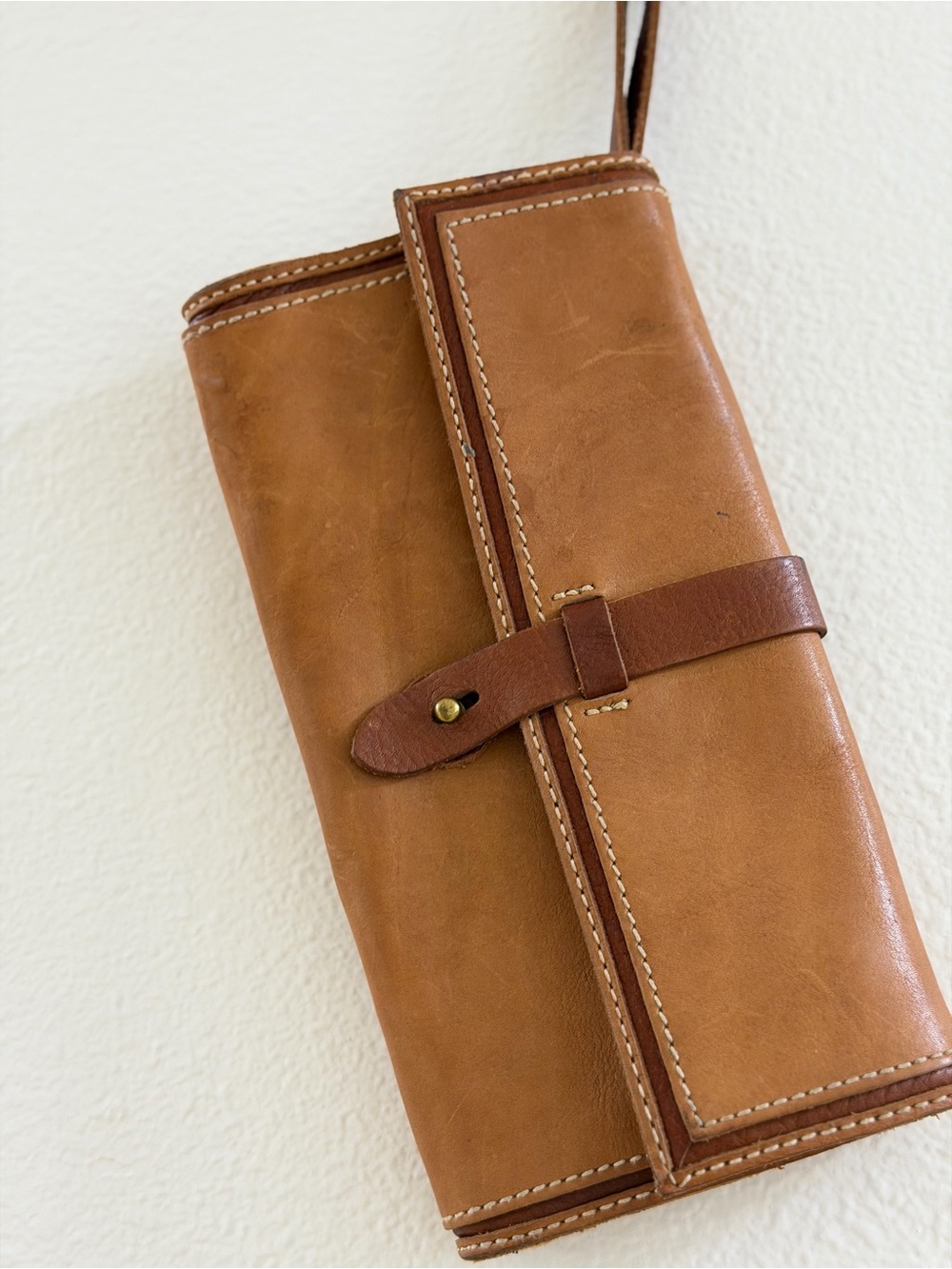 π€β¨ 1937 Accessories 100% Leather Cognac Wristlet Wallet β¨π€ - Picture 2 of 13